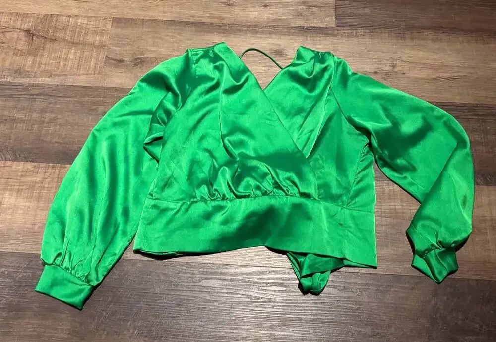 Renee C. USA Green Satin Long Sleeve Wrap Blouse Size M - Picture 2 of 3